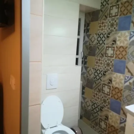 Pensjonat Deluxe Soba Sa King Site Krevetom Fabo 3 Split
